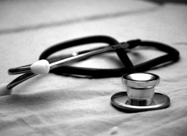 Medical professional providing online GLP-1 telehealth weight loss services